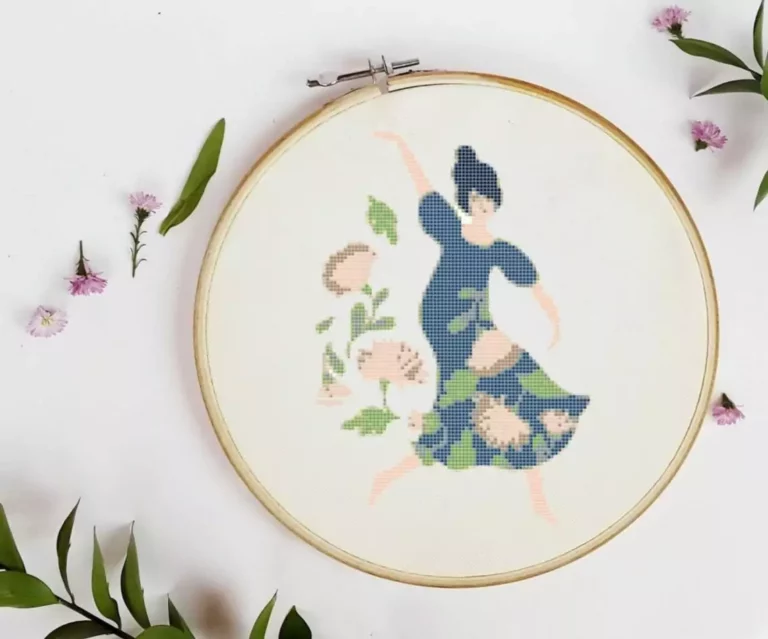 Point De Croix Moderne Femme qui Danse