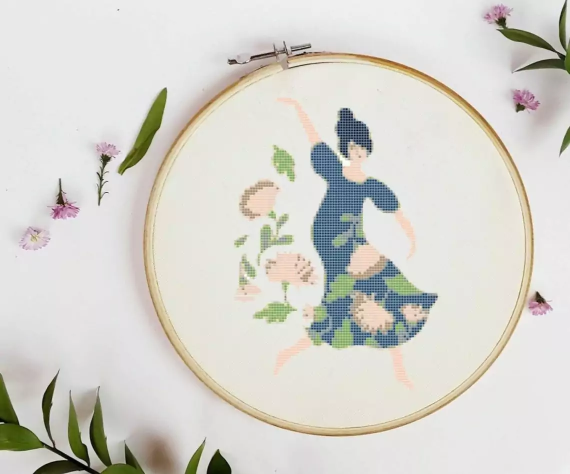 Point De Croix Moderne Femme qui Danse