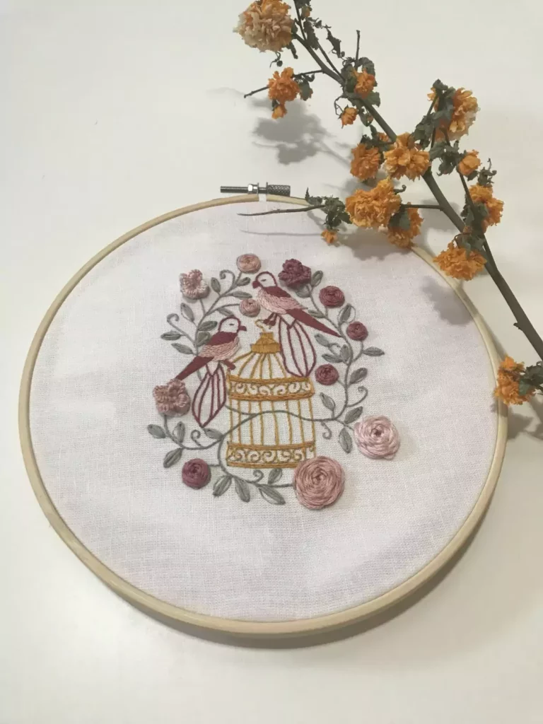 Broderie stumpwork les oiseaux