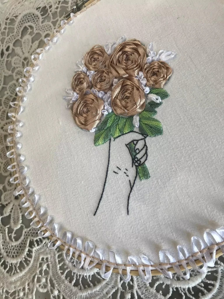 Broderie relief bouquet de fleurs