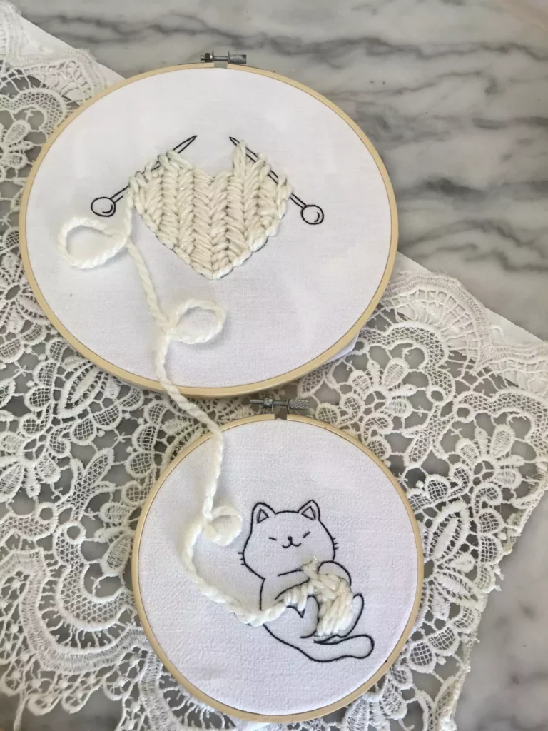 Broderie relief chat