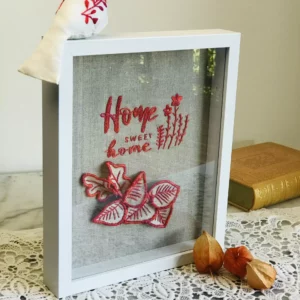 Livre mes premiers pas en broderie relief
