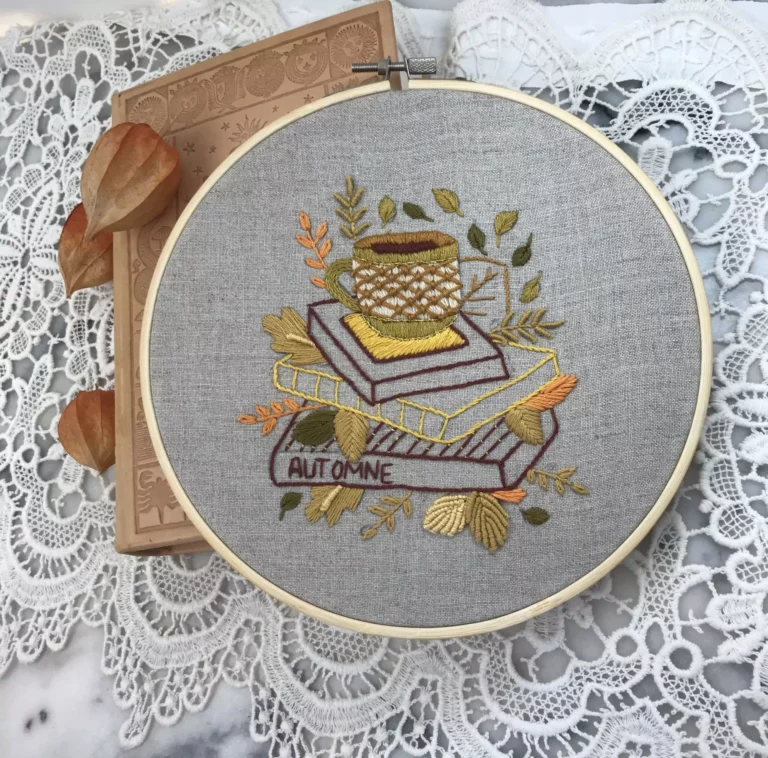 Broderie relief tasse de chocolat